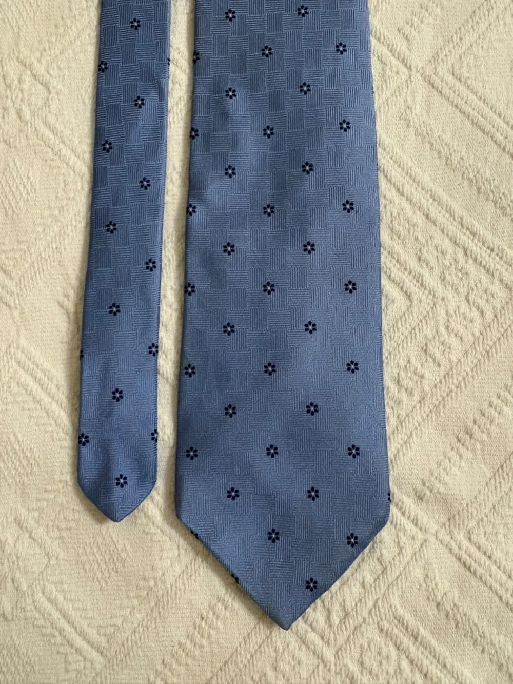 Brooks Brothers 346 Blue Basketweave Floral Geometric Pure Silk Tie